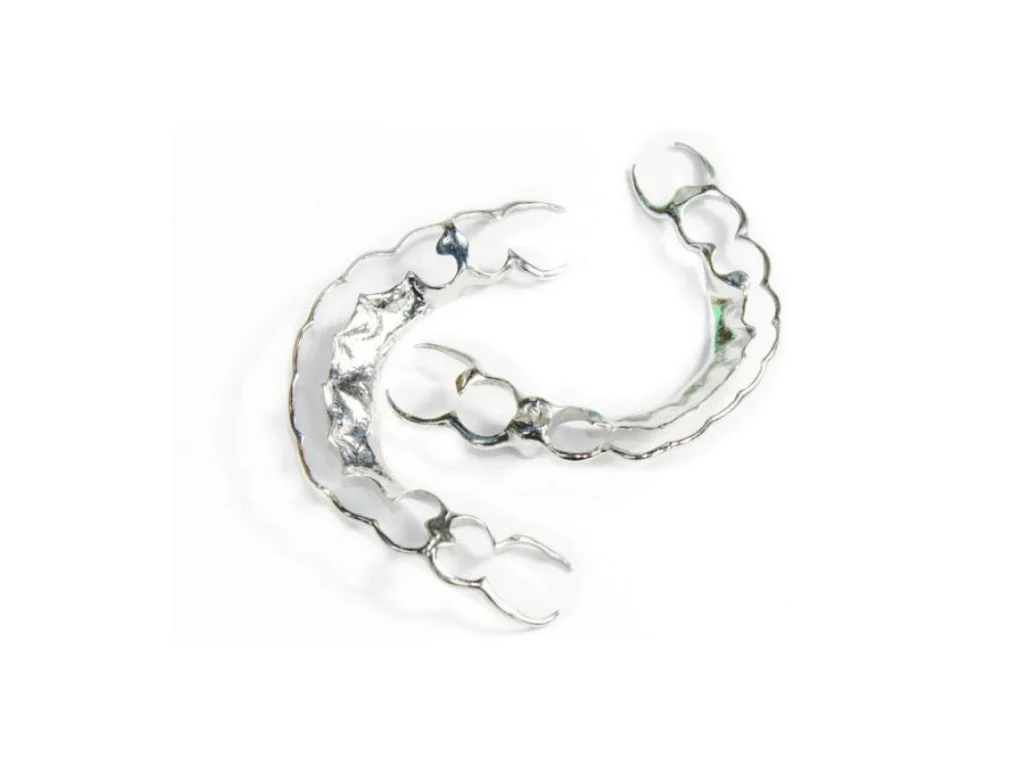 รีเทนเนอร์แบบโลหะ