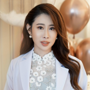 พ.ต.ท.หญิงพญ.เพ็ญพิชชา ลาภโรจน์ไพบูลย์