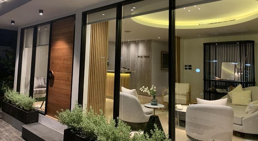 pine-tree-gallery-spa-1